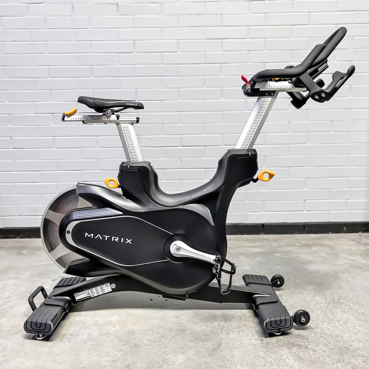 MATRIX FITNESS - CXM PROFESSIONAL MAGNETIC SPIN BIKE - PROFESSZINÁLIS SPINNING TEREMKERÉKPÁR