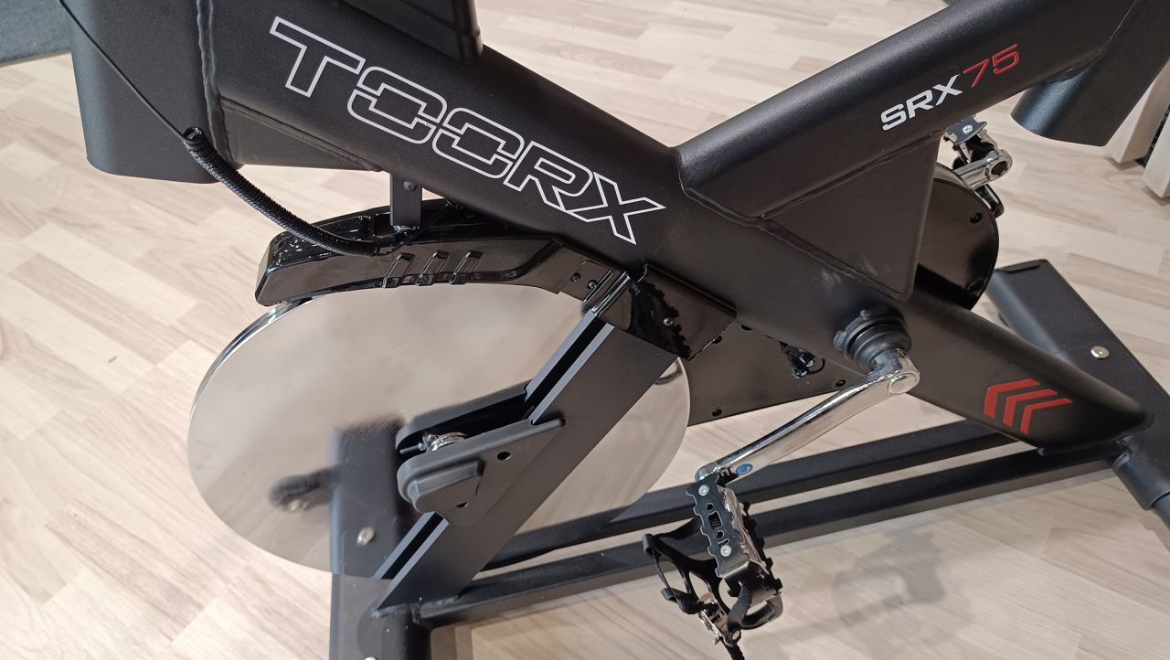 TOORX FITNESS - SRX-75 SPIN BIKE - PROFESSZIONÁLIS SPINNING KERÉKPÁR - BEMUTATÓTERMI MODELL TOORX FITNESS - SRX-75 SPIN BIKE - PROFESSZIONÁLIS SPINNING KERÉKPÁR - BEMUTATÓTERMI MODELL