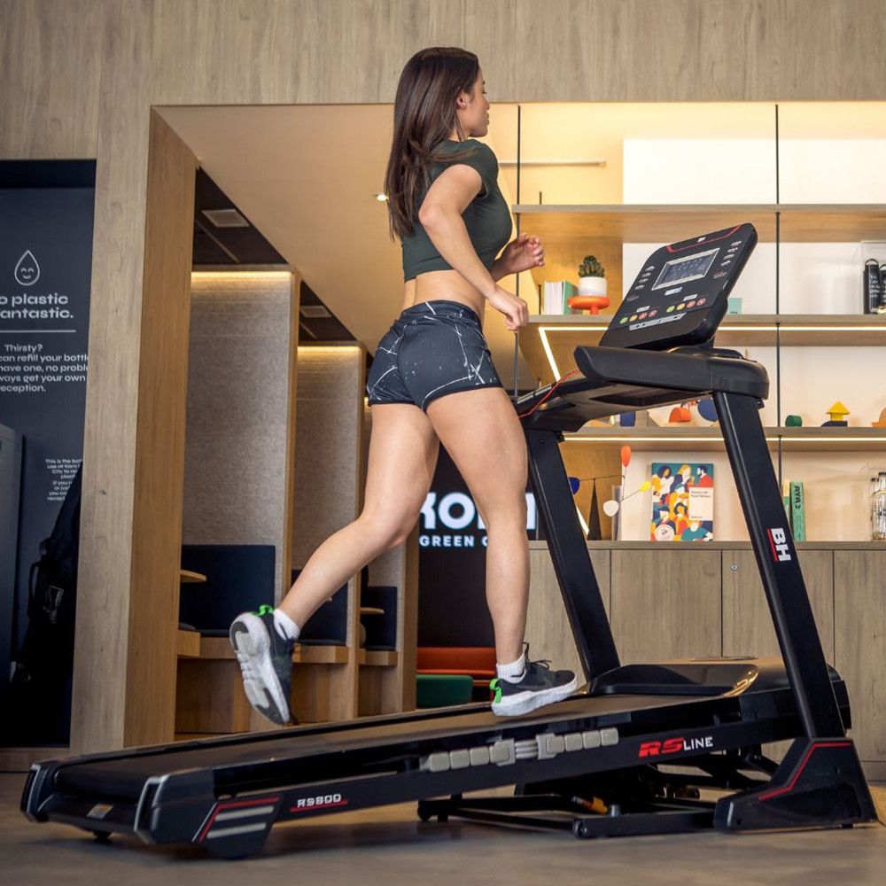 BH FITNESS - RS800 FUTÓPAD - 130 KG TERHELHETŐSÉG BH FITNESS - RS800 FUTÓPAD - 130 KG TERHELHETŐSÉG