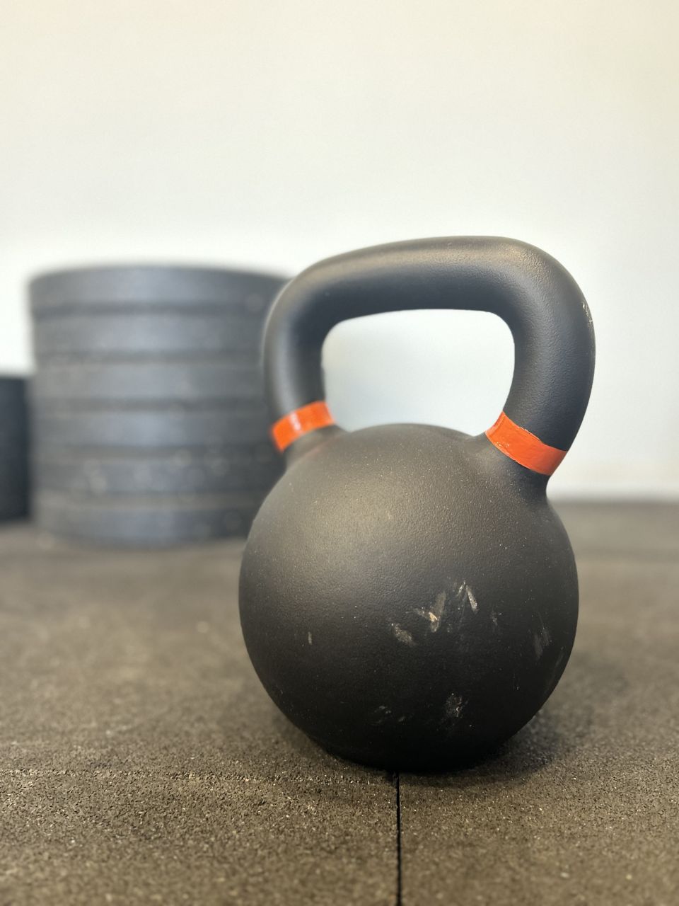PERFORM BETTER - PB Black Kettlebell - 28kg - SZÉPSÉGHIBÁS