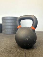 PERFORM BETTER - PB Black Kettlebell - 28kg - SZÉPSÉGHIBÁS