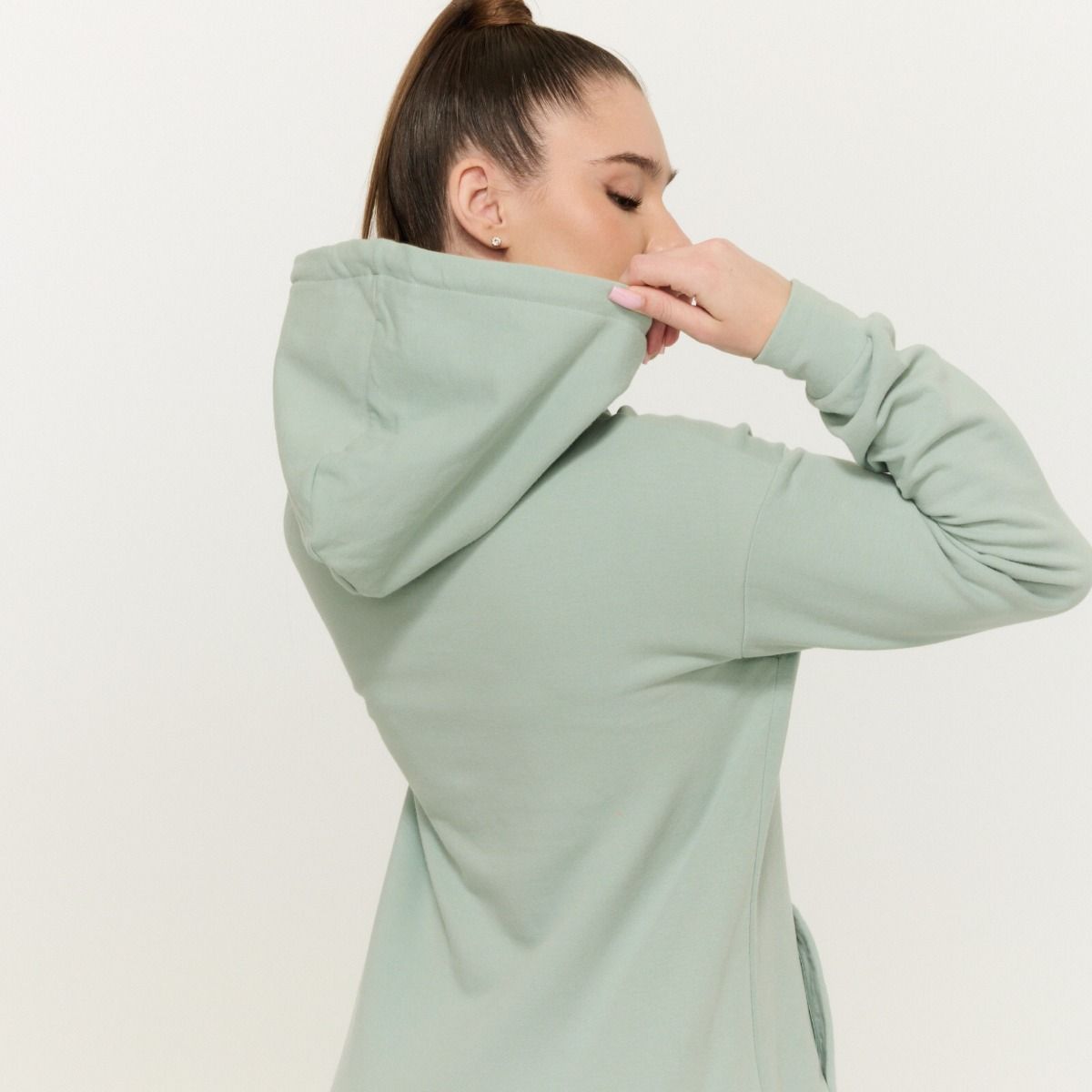 GYMBEAM - LIMITLESS LONGLINE NŐI KAPUCNIS PULÓVER - ZÖLD