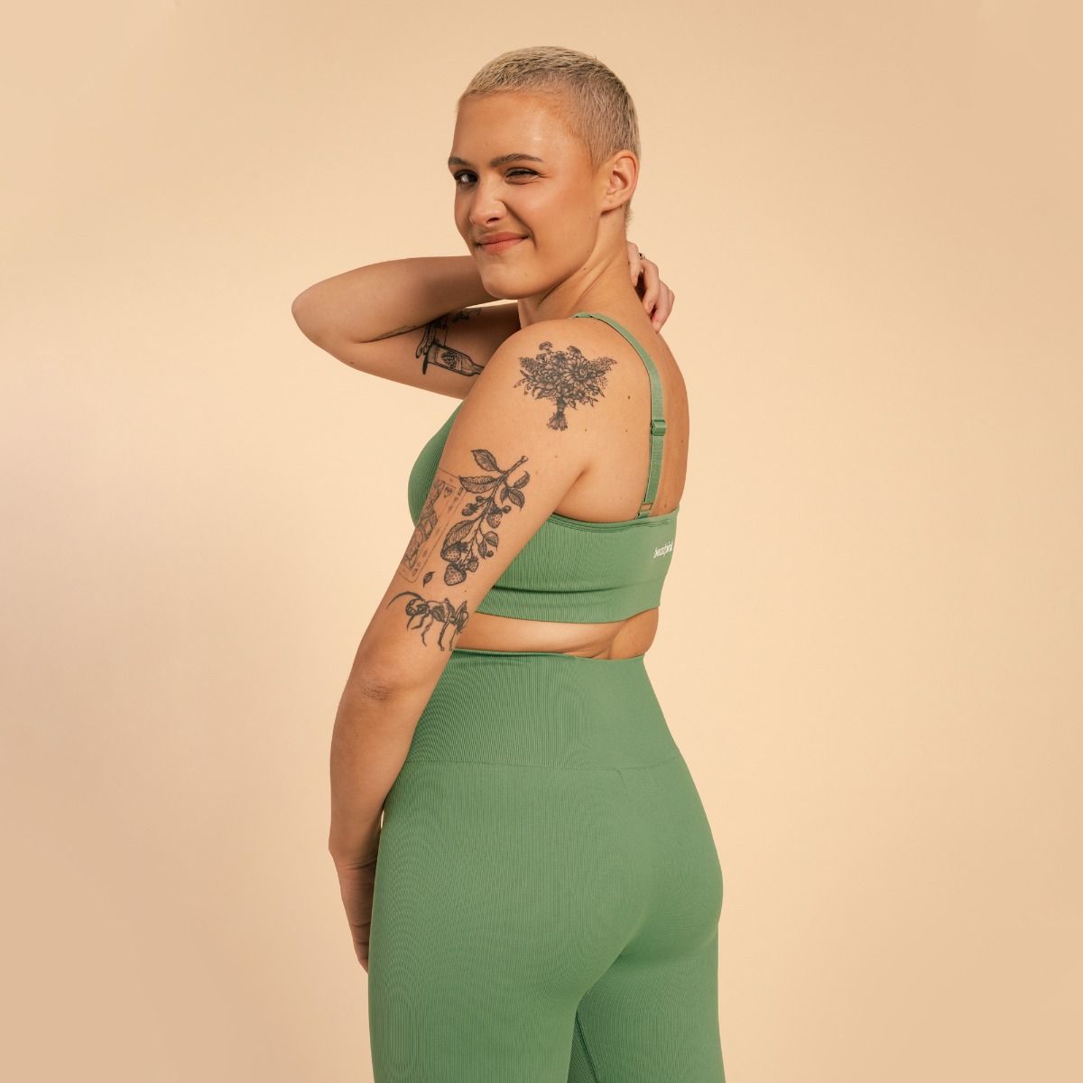 BEAST PINK - NŐI HYPER SPORTMELLTARTÓ - ZÖLD BEAST PINK - NŐI HYPER SPORTMELLTARTÓ - ZÖLD